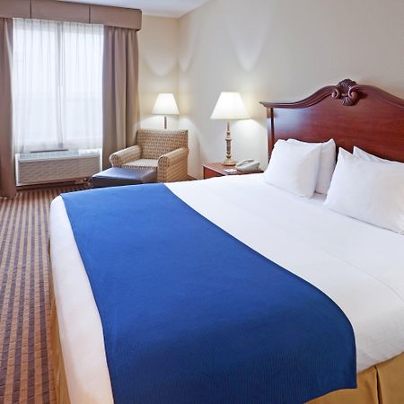 Holiday Inn Express & Suites Waxahachie By Ihg Номер фото